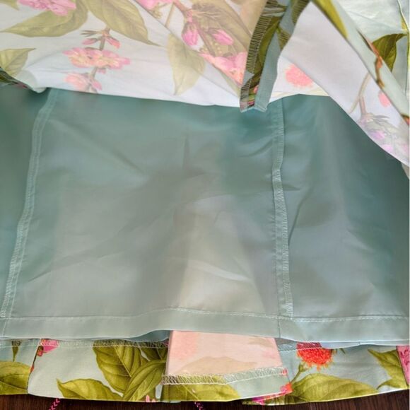 Talbots Floral Dress short sleeve, lightweight poly sheen  sz 4 - Picture 13 of 13